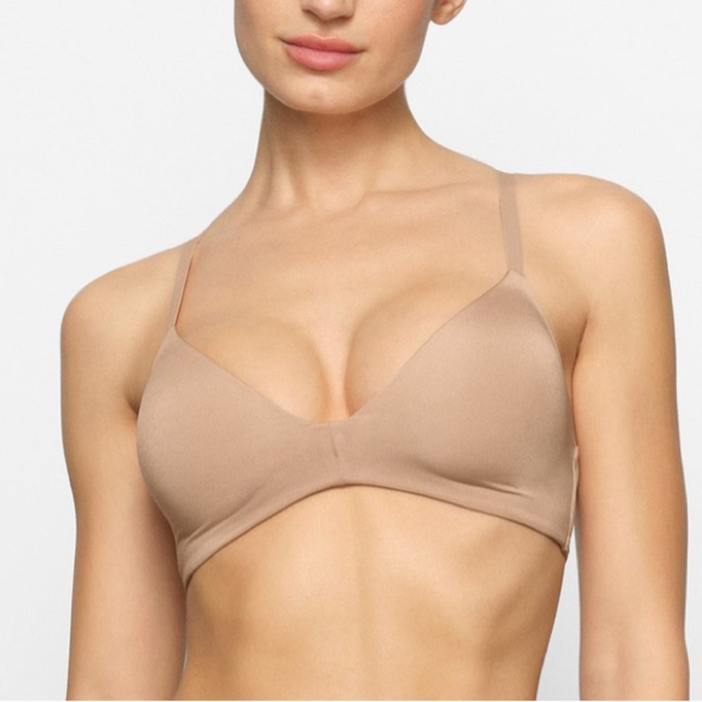 Skims Lightly Lined Wireless Form T-Shirt Bra Mica NWT